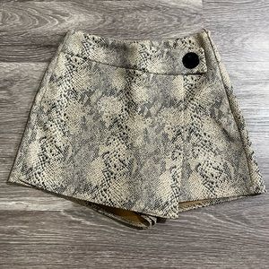 Zara snakeskin print skort